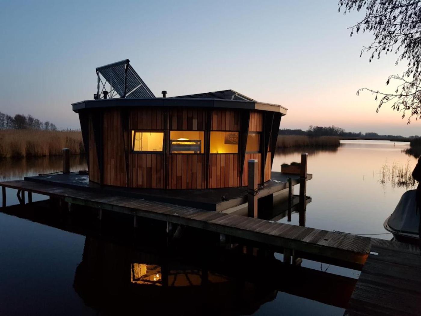 dobberboot slapen op een boot