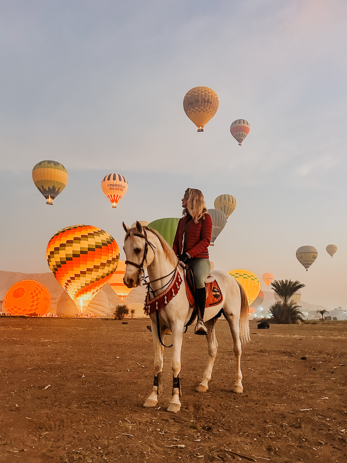 egypte ballonvlucht paardrijden zonsopgang