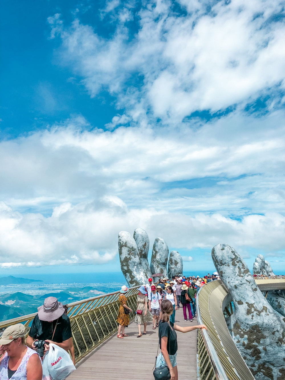 golden bridge vietnam