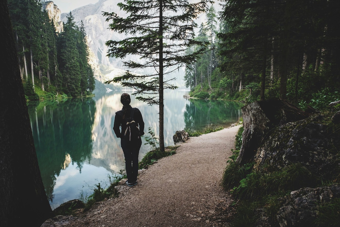 hiken rondom lago di braies