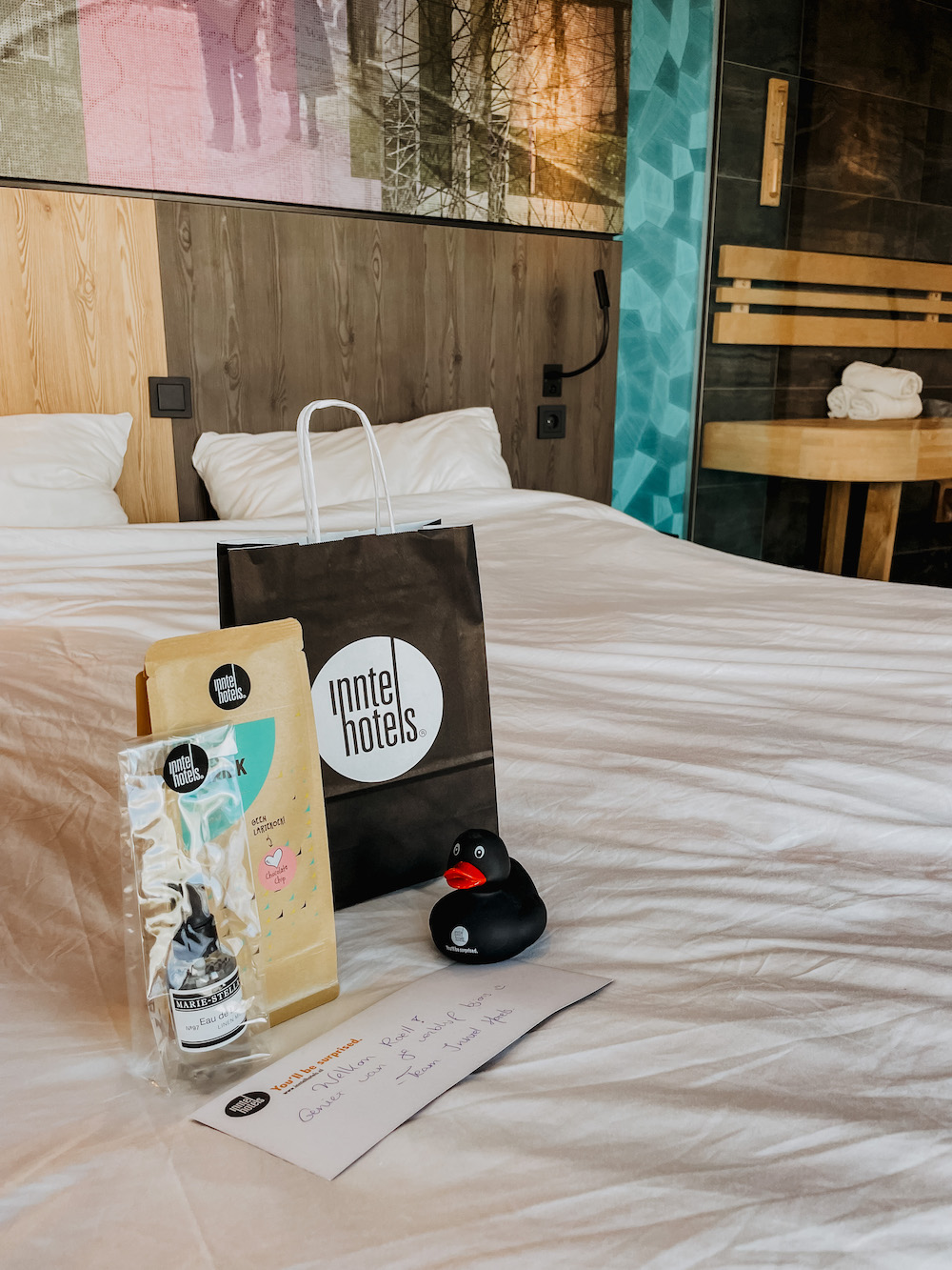 hotelkamer jacuzzi sauna goodiebag