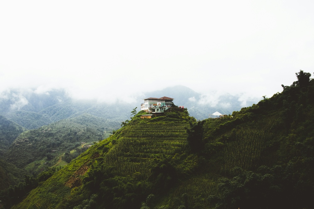 huis op heuvel in Sapa