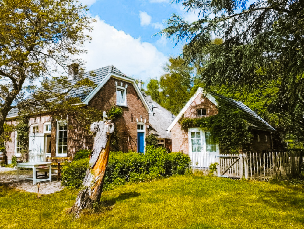 huisje in de natuur buitendouche