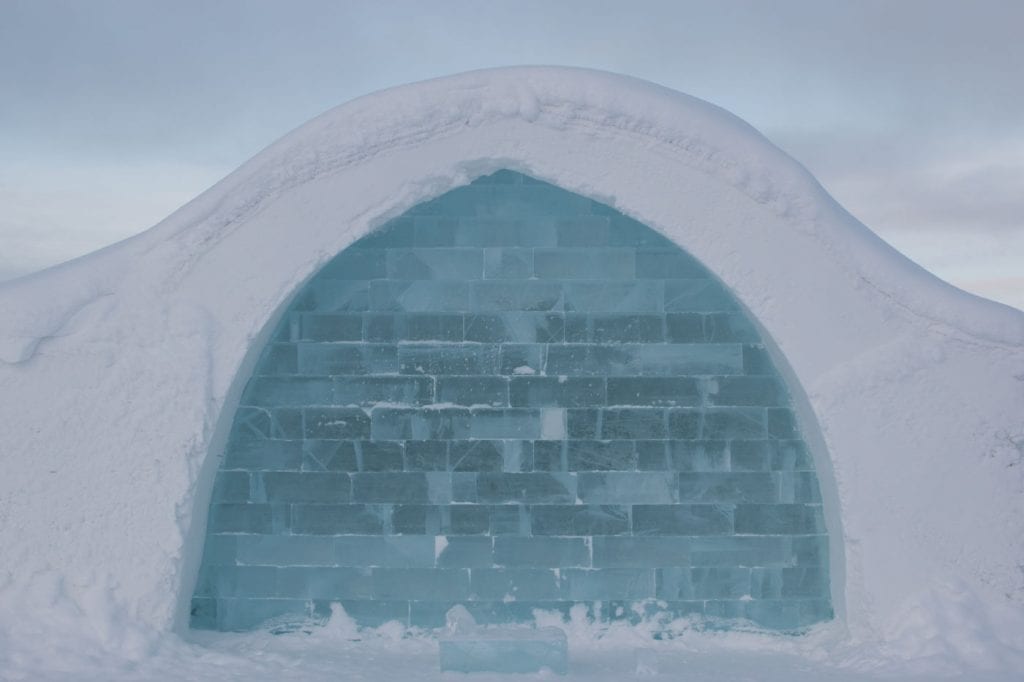 ice hotel Jukkasjarvi Igloo muur ijshotel zweden_-2