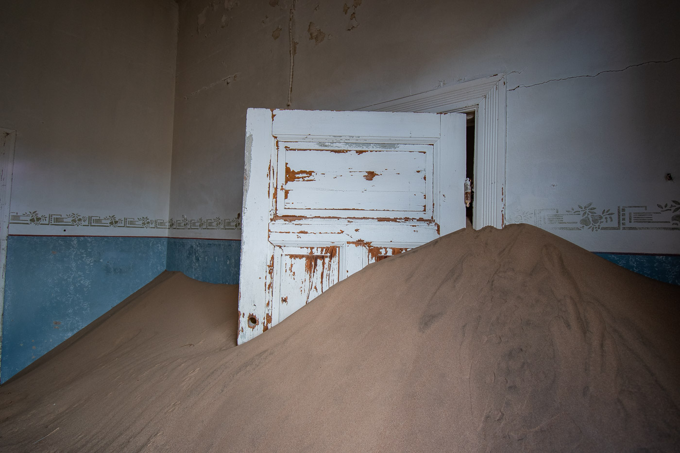 kolmanskop in namibie spookstad-8