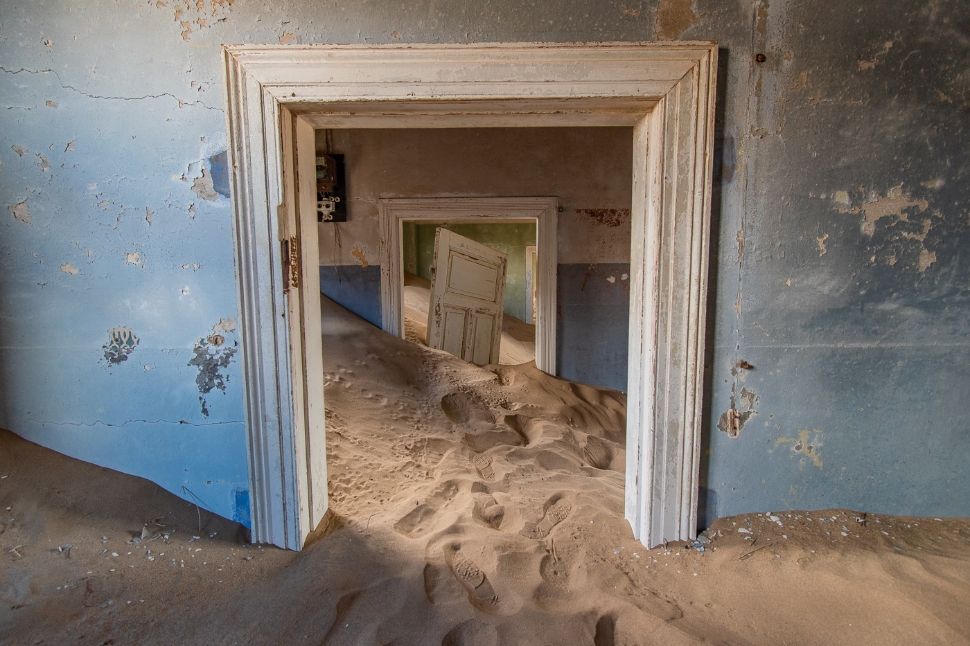 kolmanskop namibie deuren gang