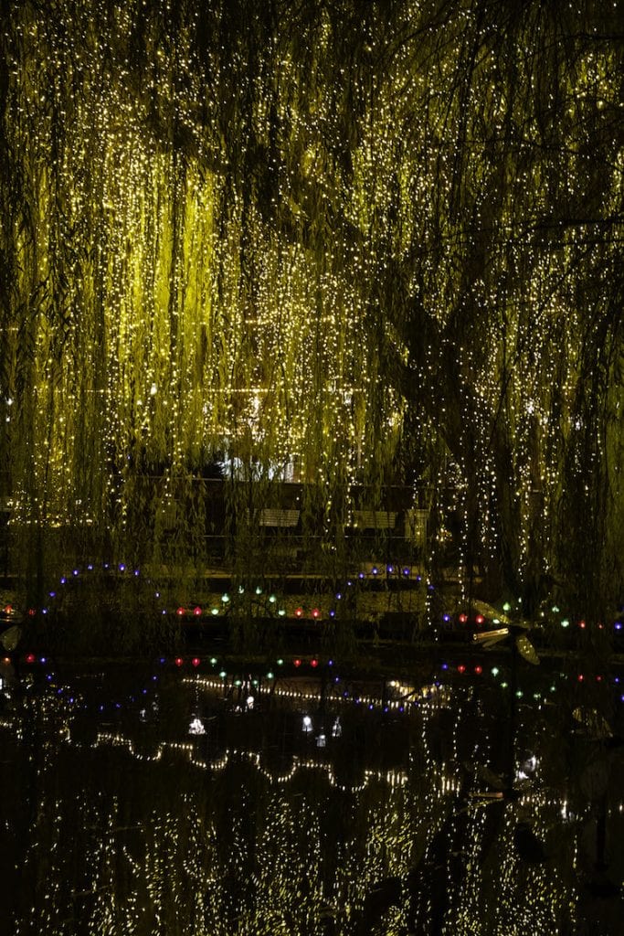 lichtjes in tivoli in kopenhagen denemarken