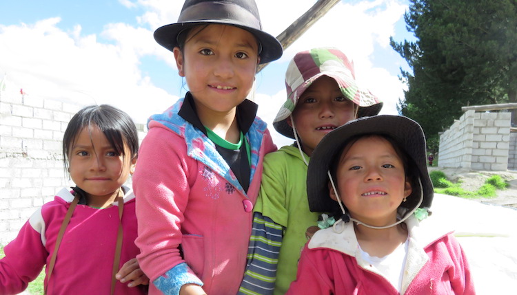 locals ecuador quilotoa loop