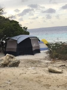 locals kamperen bonaire lac bay