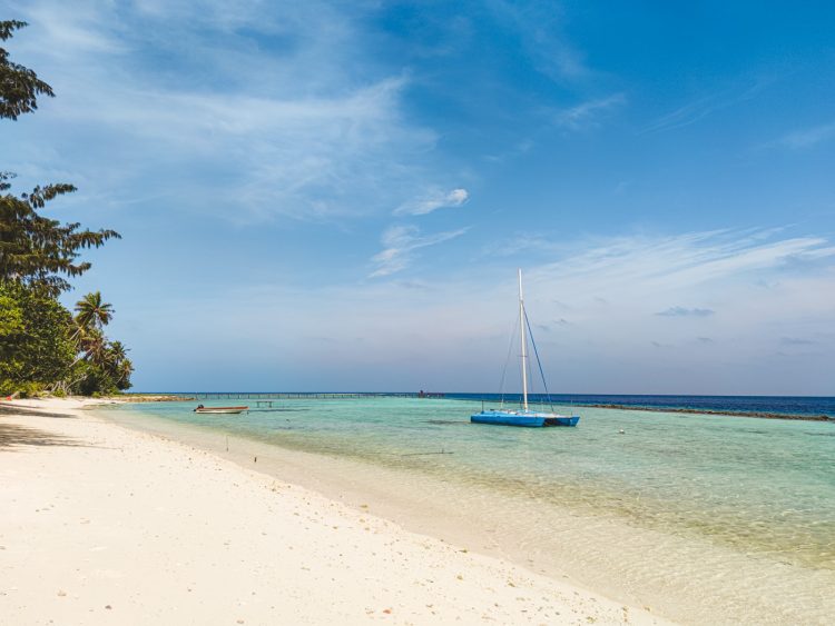 malediven Thulusdoo stranden