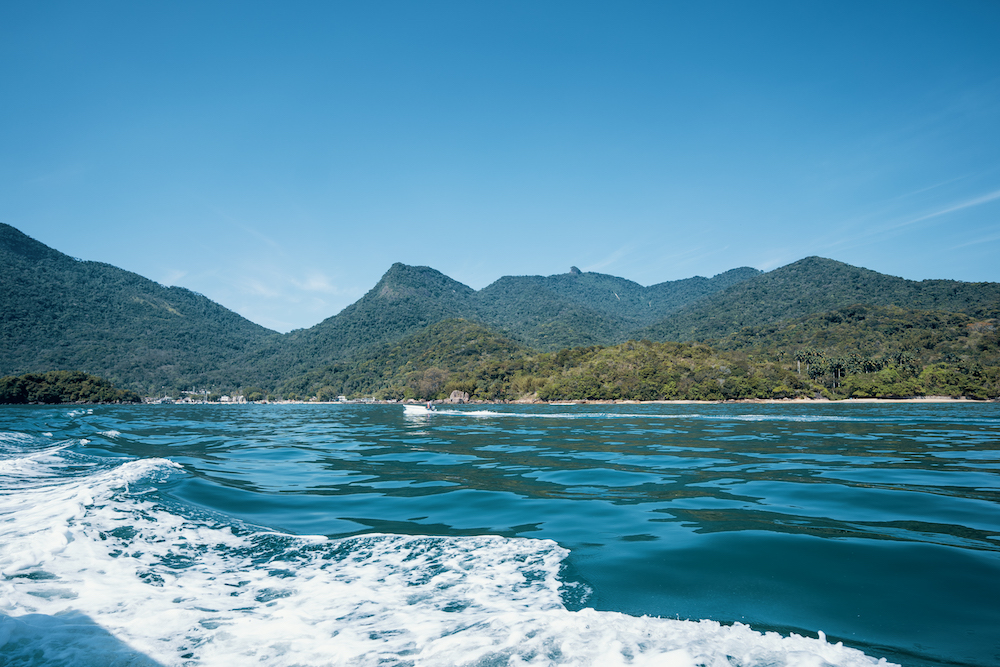 met de boot naar ilha grande