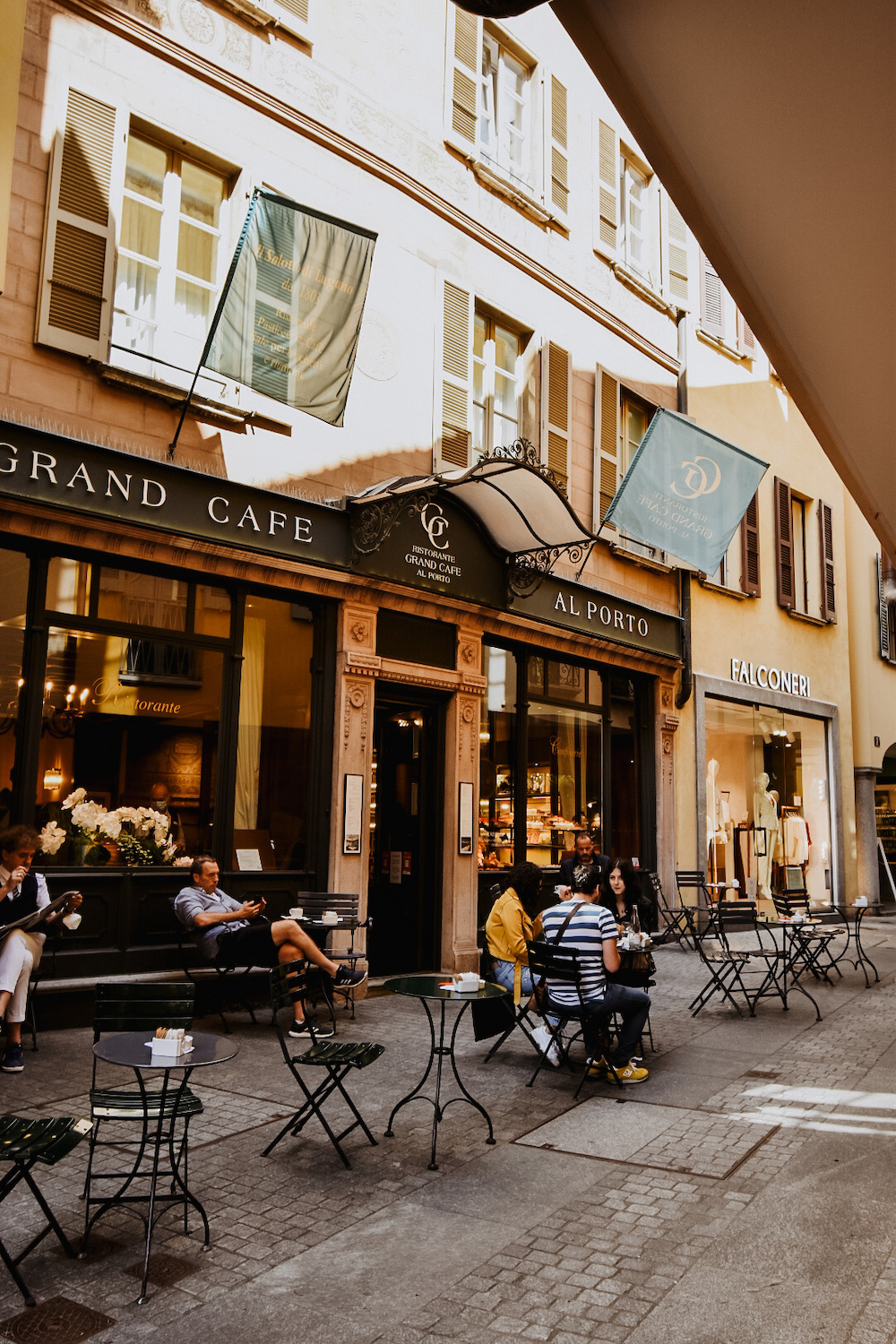 met de trein naar zwitserland lugano grand cafe