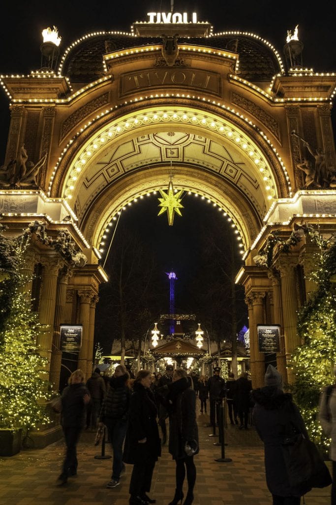 poort naar tivoli kopenhagen winter