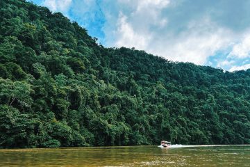 rio dulce livingston guatemala