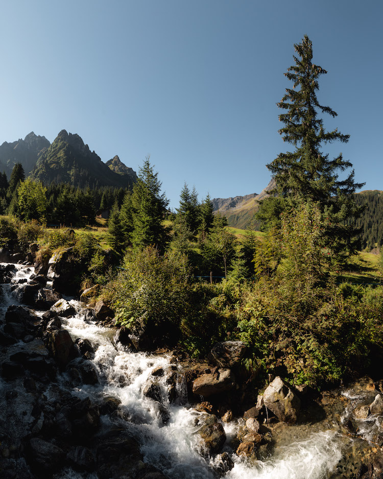 riviertje in montafon tijdens wandelen oostenrijk