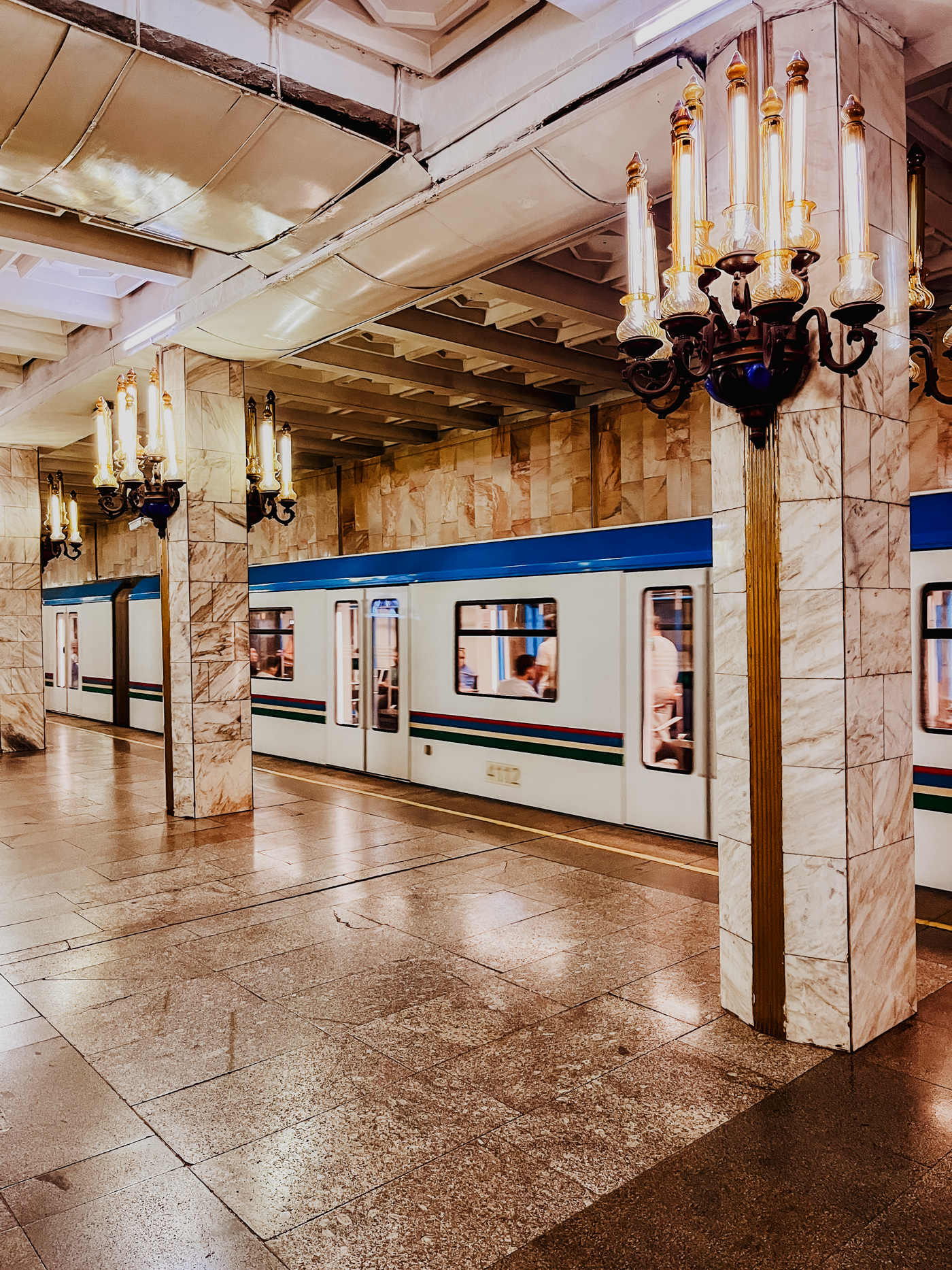 rondreis oezbekistan Metrostation Tashkent