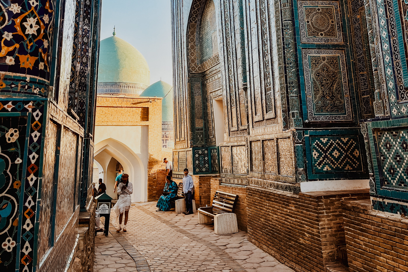 rondreis oezbekistan Sha-I-Zinda straat mausolea Samarkand_ kopie