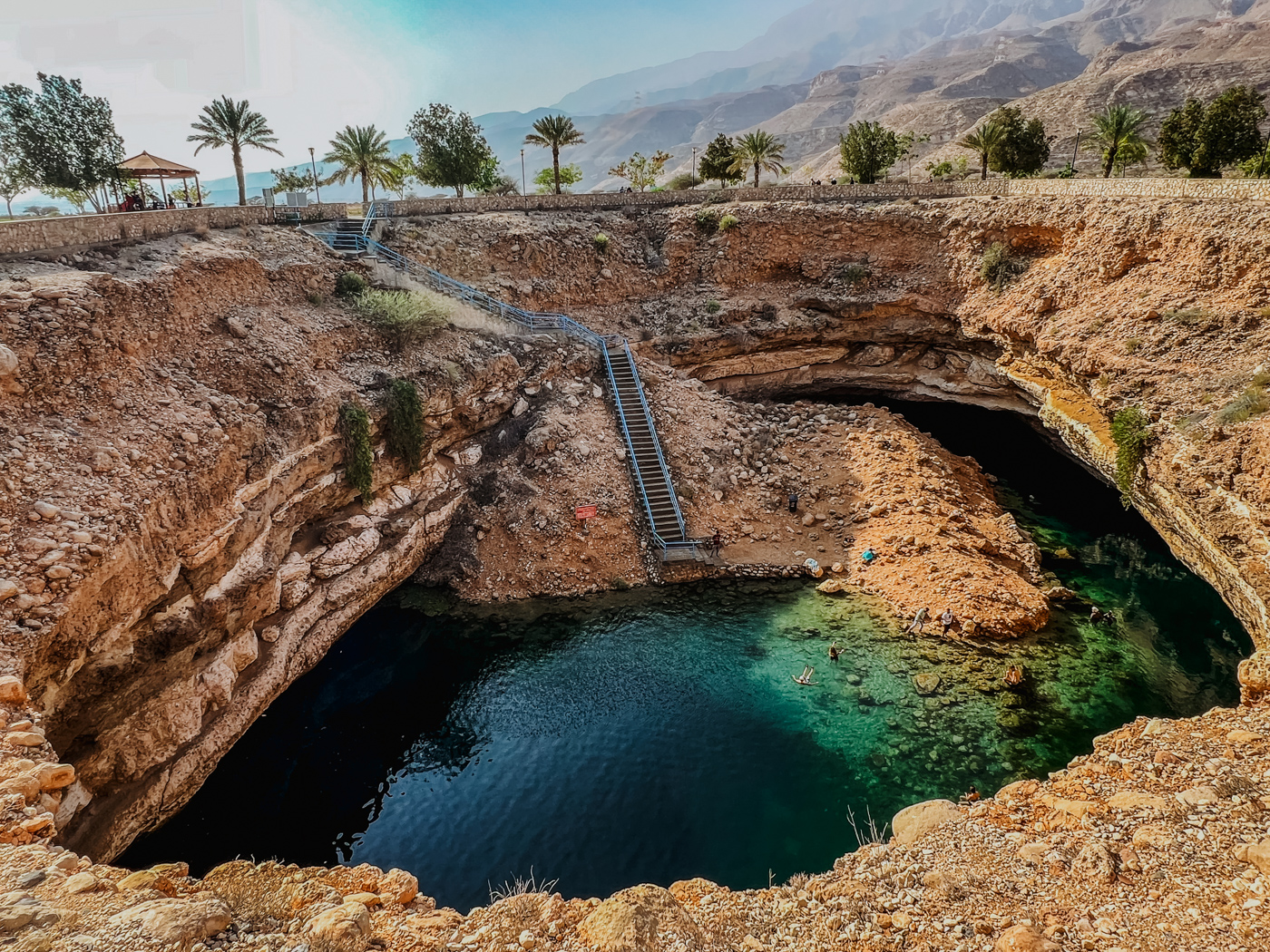 rondreis oman 10 dagen bimmag sinkhole