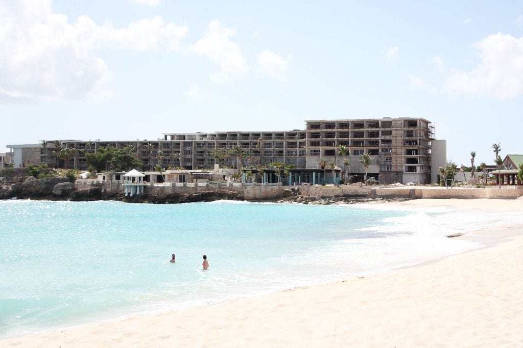 sint-maarten-na-orkaan-irma Nederlandse-deel-wederopbouw-hotel