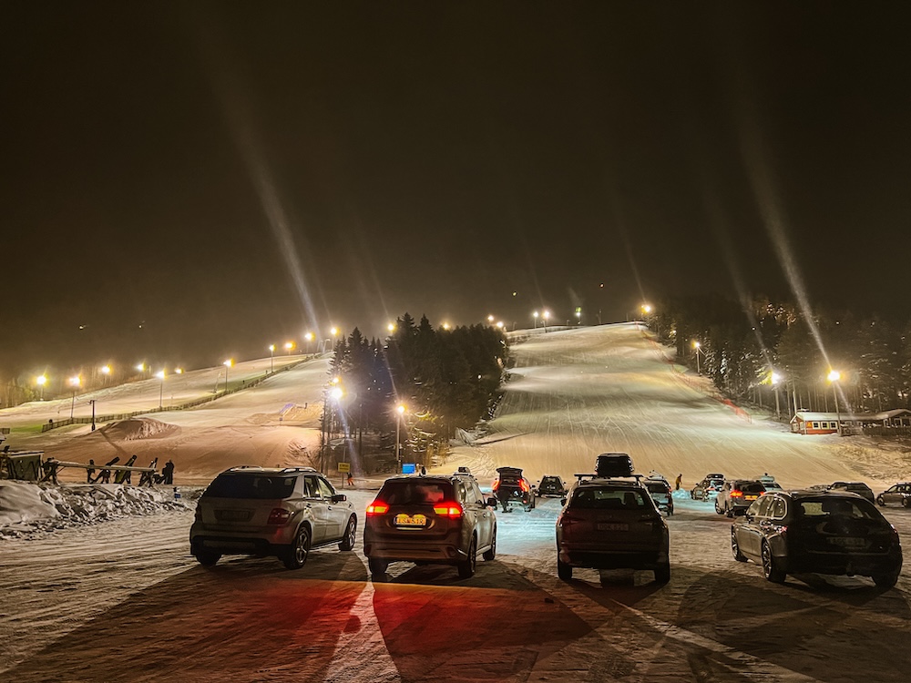 skien in het donker in lulea