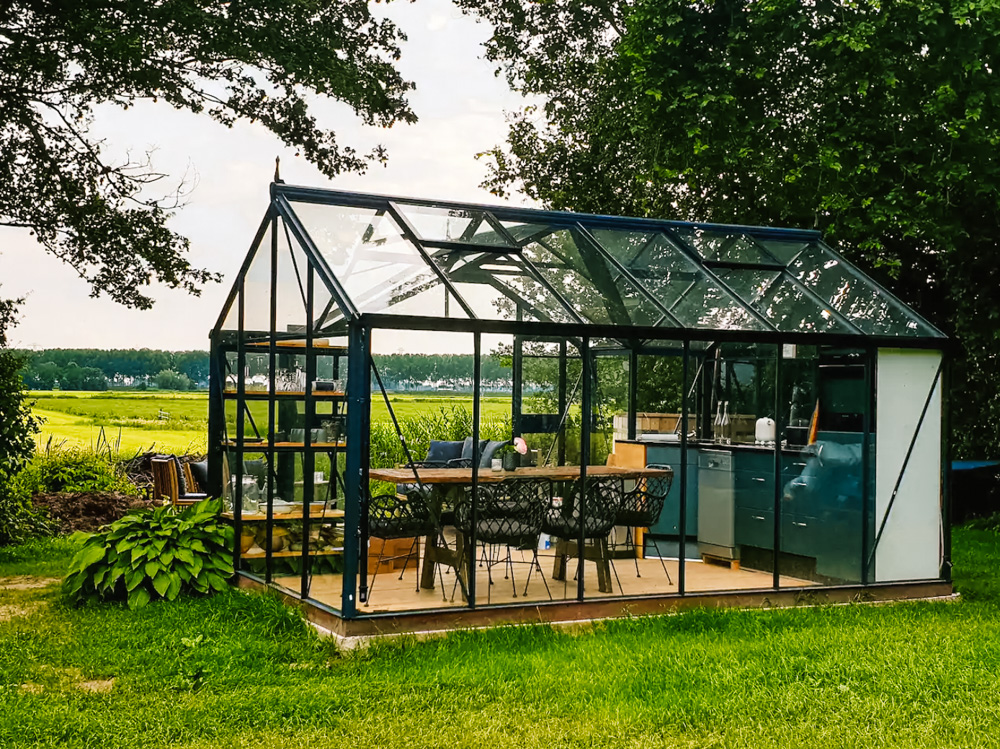 slapen in een boomhut serre woonkamer