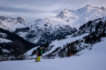 snowboarder op piste, Méribel