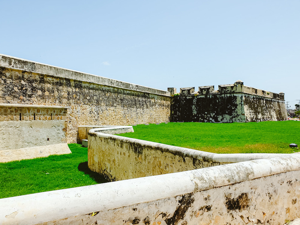 stadsmuur campeche in mexico