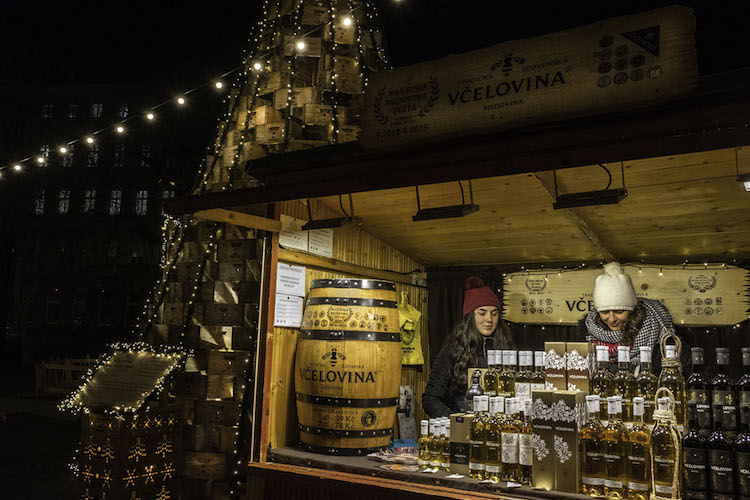 stedentrip brno kerstmarkt avond