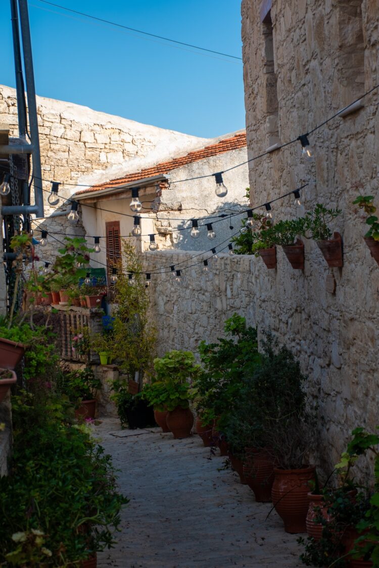 straatje in een Cypriotisch dorpje