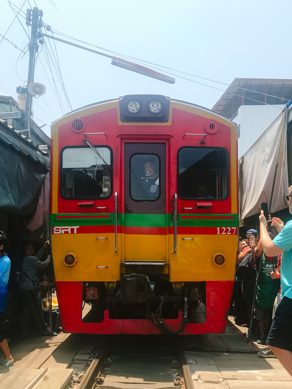 trein Maeklong markt