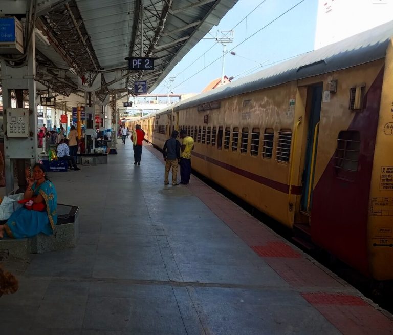 Treinreizen In India: Hoe Is Dat? Een Kijkje In De Trein! | WeAreTravellers