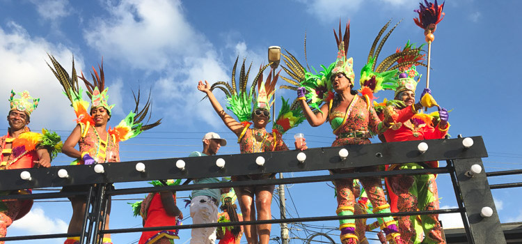 uitgaan curacao carnaval