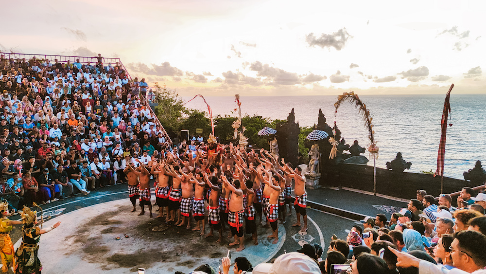 uluwatu kecak fire dance