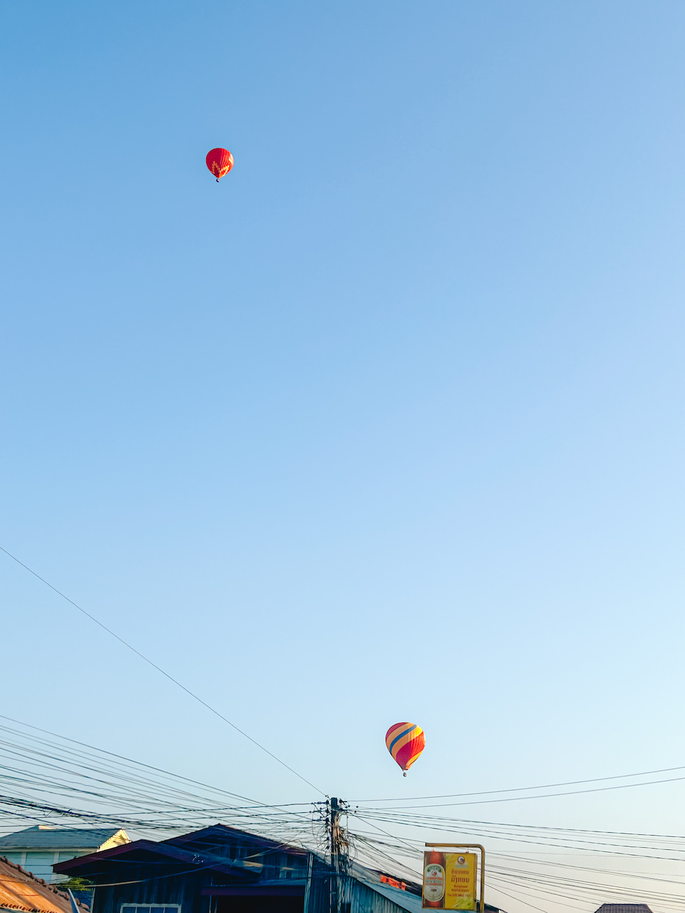 vang vieng hot air balloon