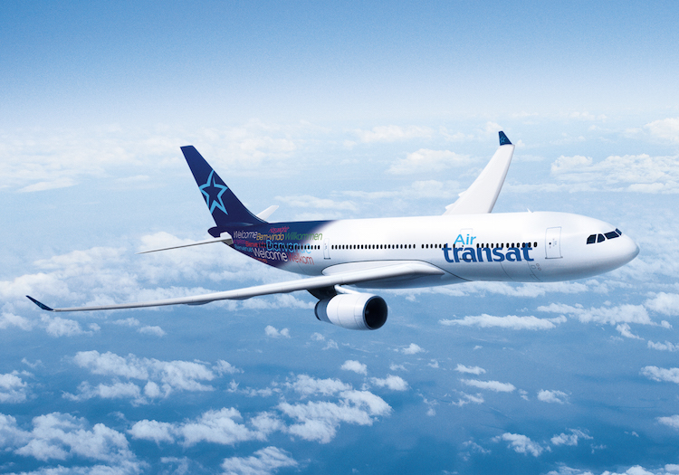 vliegtuig Air Transat in de lucht