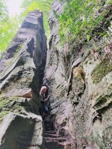 wandelen in het mullerthal rotsen