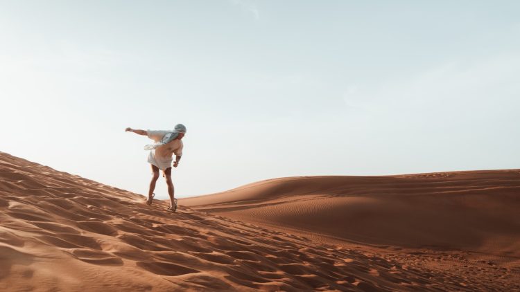 woestijn dubai, Sandboarden