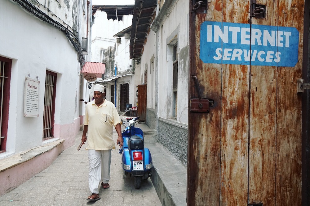 zanzibar backpacken internet