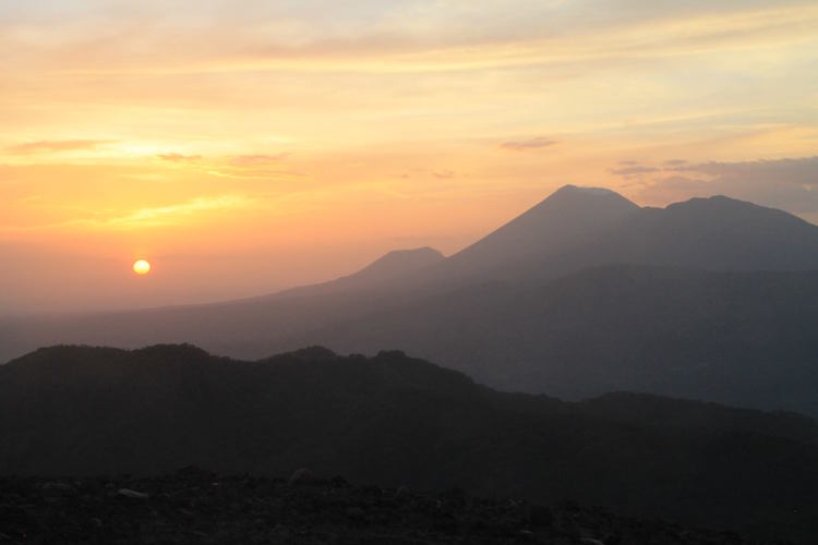 zonsondergang nicaragua backpacken